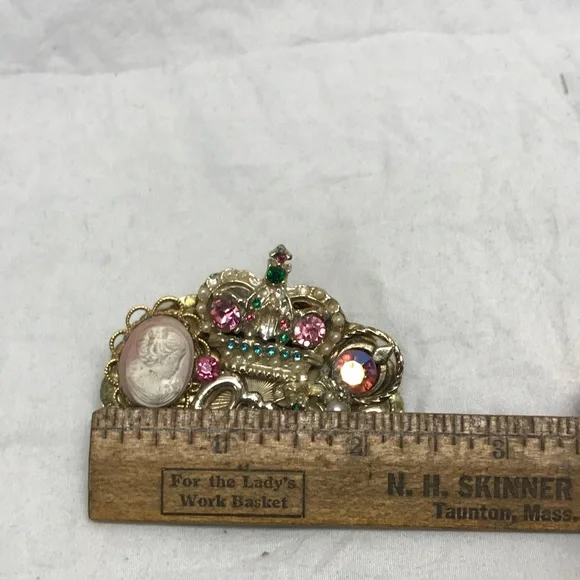 Rare vintage gold tone MOTHER brooch pin with rhinestones cameo crystals wow!